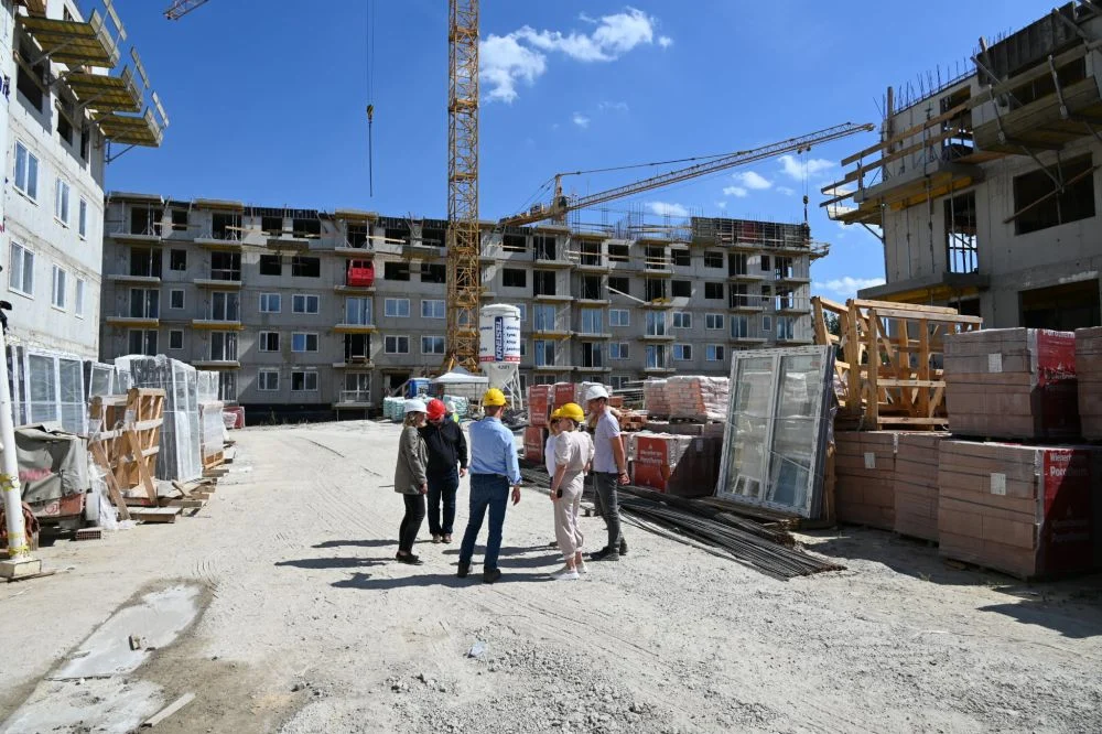 Trwa budowa mieszkań przy ulicy Ziętka. Wizyta na placu budowy