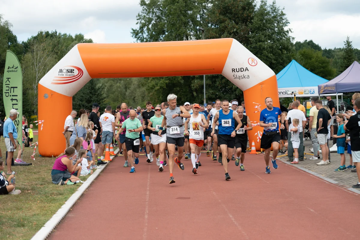 Rudzcy biegacze jak zawsze w formie! Za nami sierpniowy Bieg Wiewiórki [ZDJĘCIA]