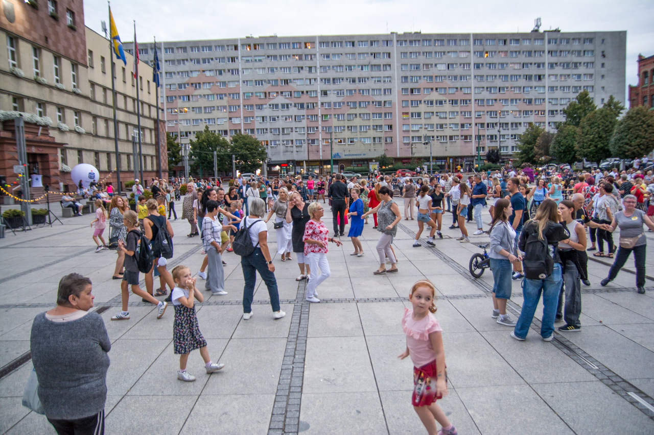 Potańcówka na zakończenie lata. Tłumy! 33
