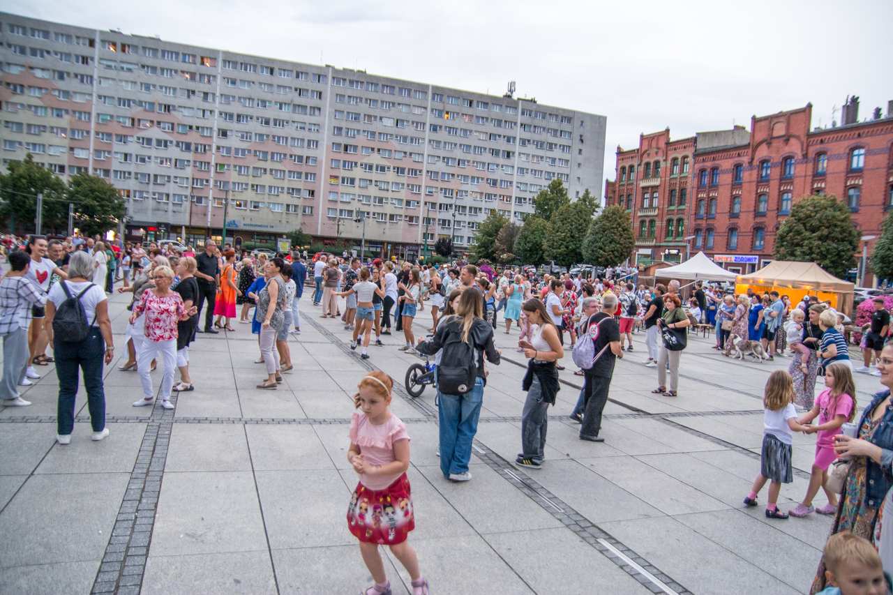 Potańcówka na zakończenie lata. Tłumy! 35