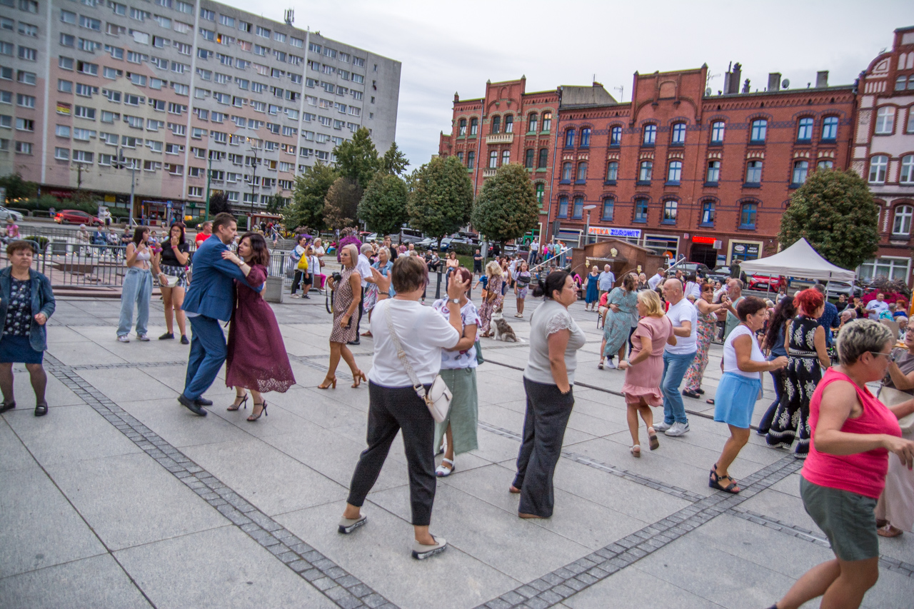 Potańcówka na zakończenie lata. Tłumy! 36