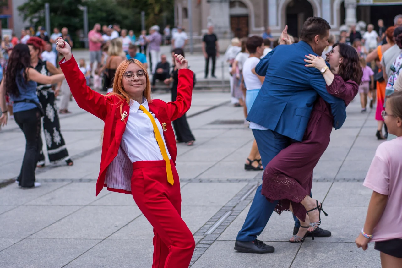 Potańcówka na zakończenie lata. Tłumy! [FOTORELACJA]