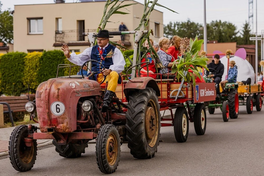 Dożynki 2025 w Śmiłowicach – tradycja i wspólna radość mieszkańców [FOTO]