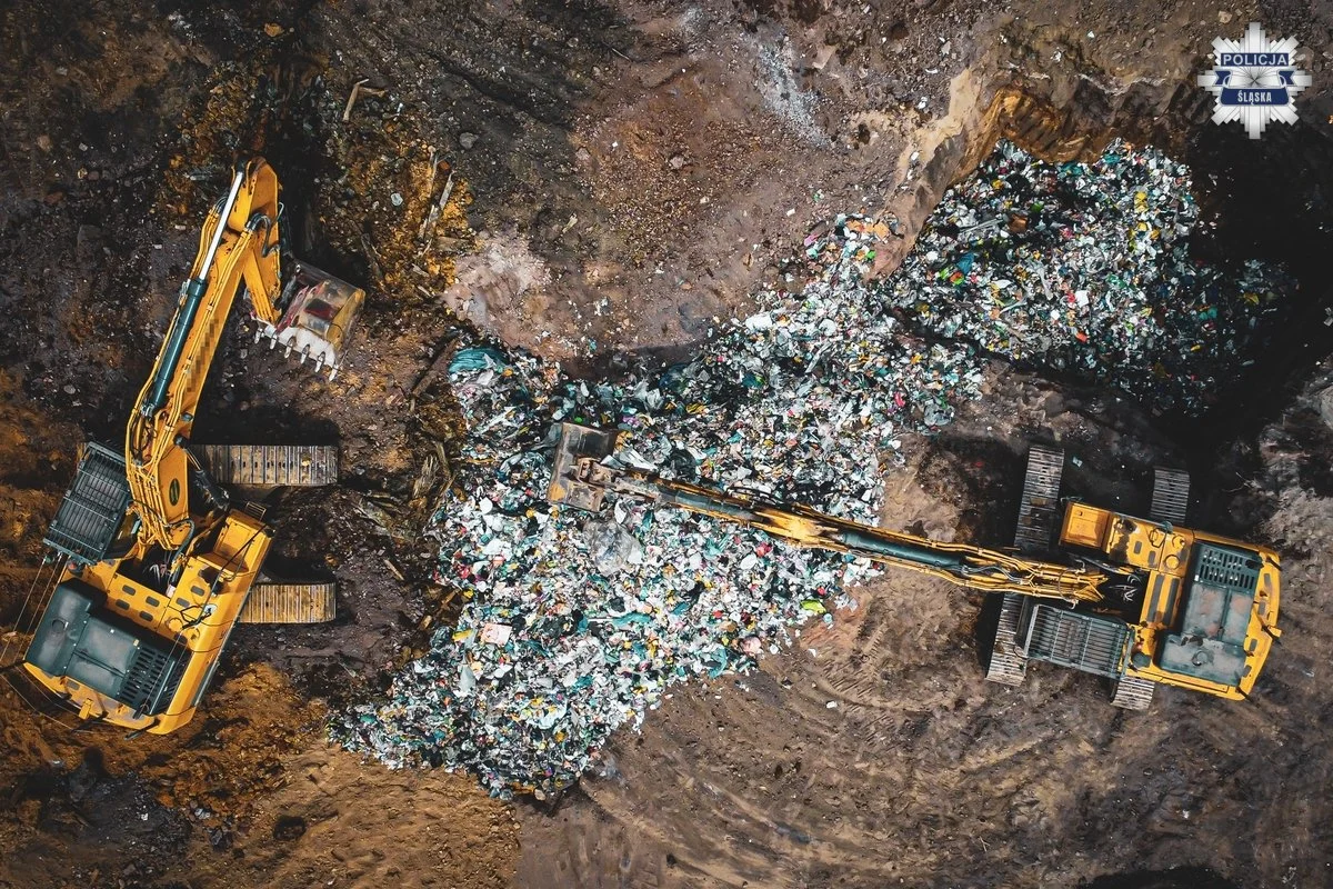Policjanci rozbili mafię śmieciową