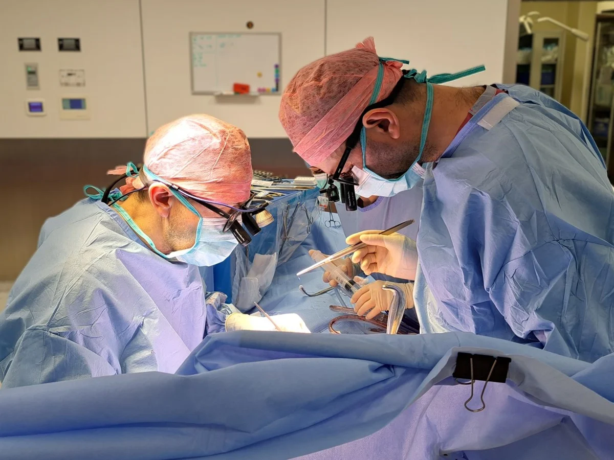 Zespół SCCS przeprowadził transplantację obu płuc u 77-letniego pacjenta