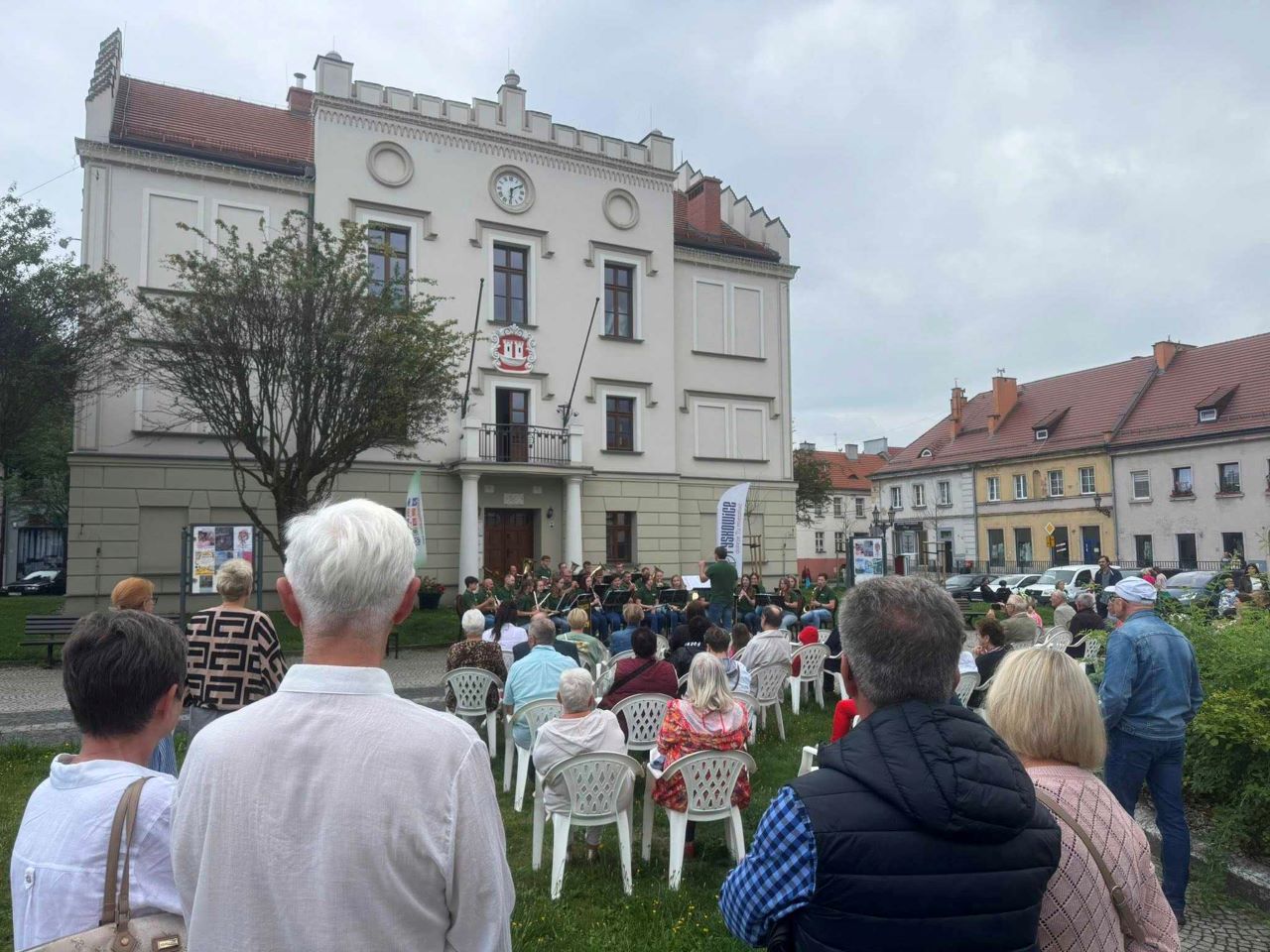 Letnie Koncerty przy Fontannie wróciły! Muzyczne emocje na rynku w Pyskowicach