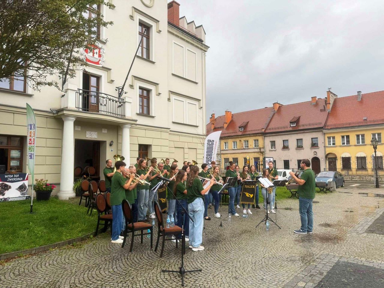 Letnie Koncerty przy Fontannie wróciły! Muzyczne emocje na rynku w Pyskowicach