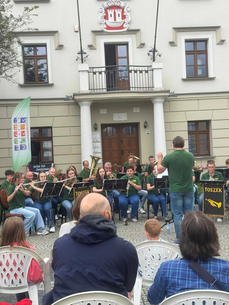 Letnie Koncerty przy Fontannie wróciły! Muzyczne emocje na rynku w Pyskowicach