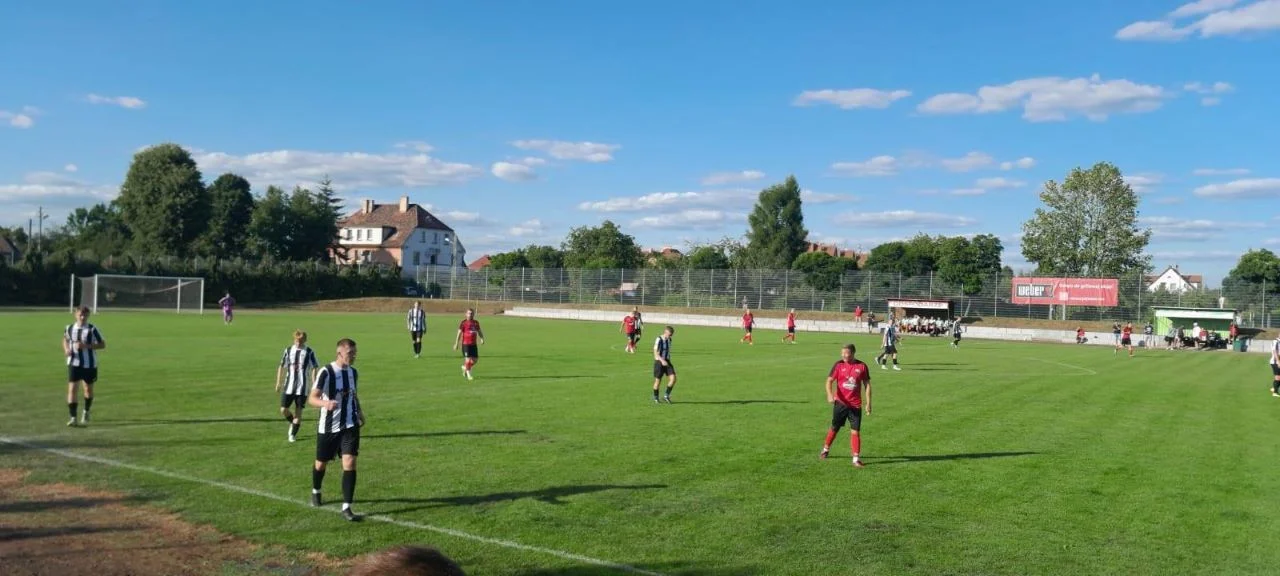 Czarni Pyskowice z pierwszym zwycięstwem! Emocjonujący start sezonu w klasie B