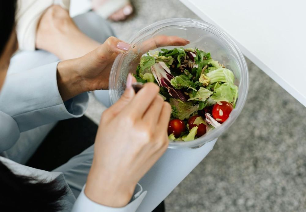 Jak dieta pudełkowa wpływa na samopoczucie i efektywność w pracy?