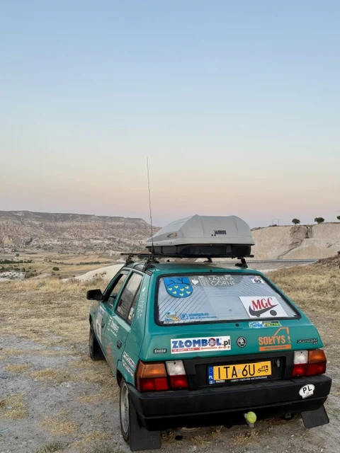 ZŁOMBOL 2025: Mieszkańcy Łazisk Górnych pokonali 7200 km, by pomóc dzieciom