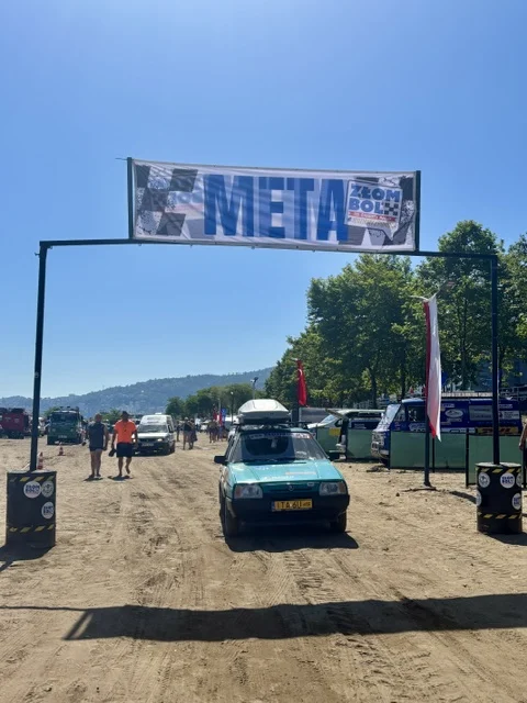 ZŁOMBOL 2025: Mieszkańcy Łazisk Górnych pokonali 7200 km, by pomóc dzieciom