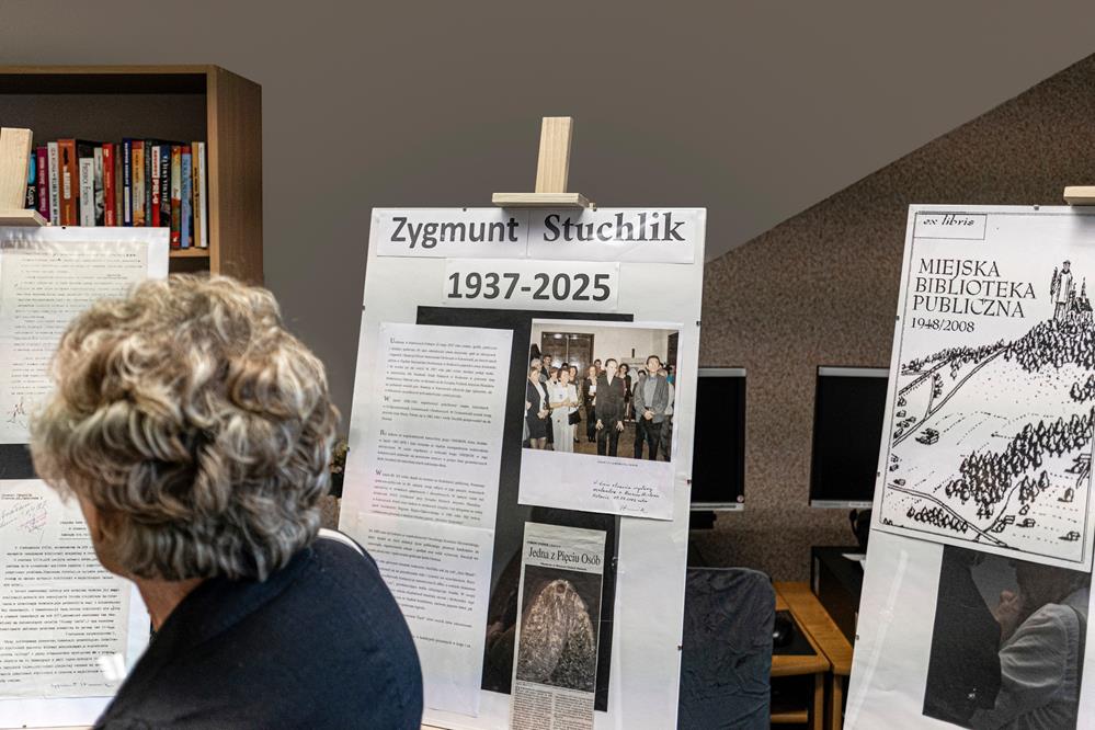Odsłonięcie tablicy upamiętniającej Zygmunta Stuchlika / fot. Artur Pławski/ UM Orzesze