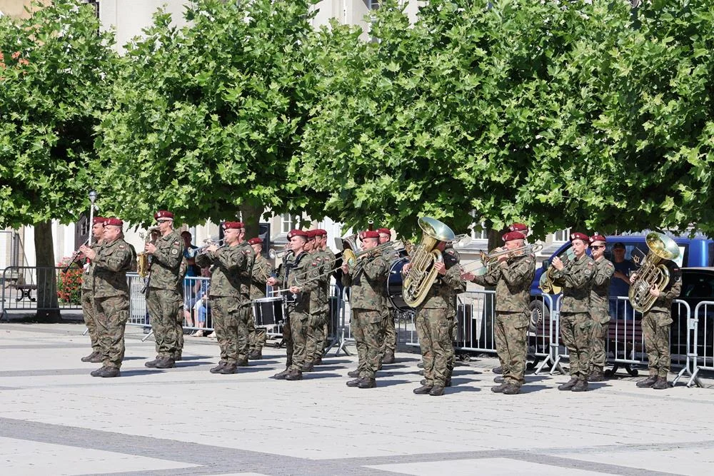 Burmistrz reprezentował Orzesze na obchodach Święta Wojska Polskiego w Pszczynie