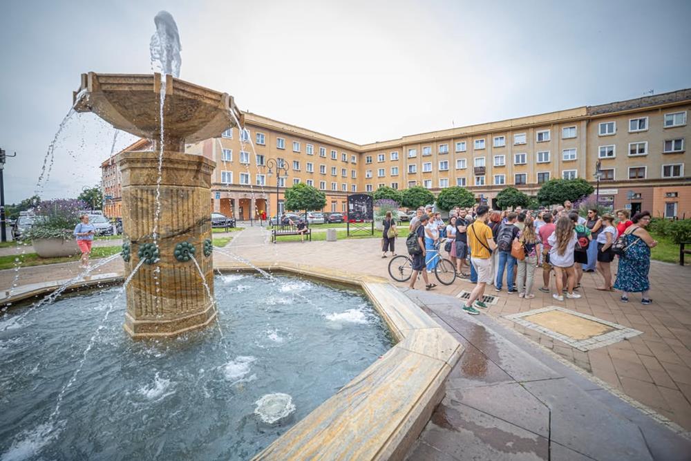 Spacer architektoniczny - Unikatowe osiedle A / fot. Gabriela Oleksy, Piotr Podsiadły, Muzeum Miejskie w Tychach