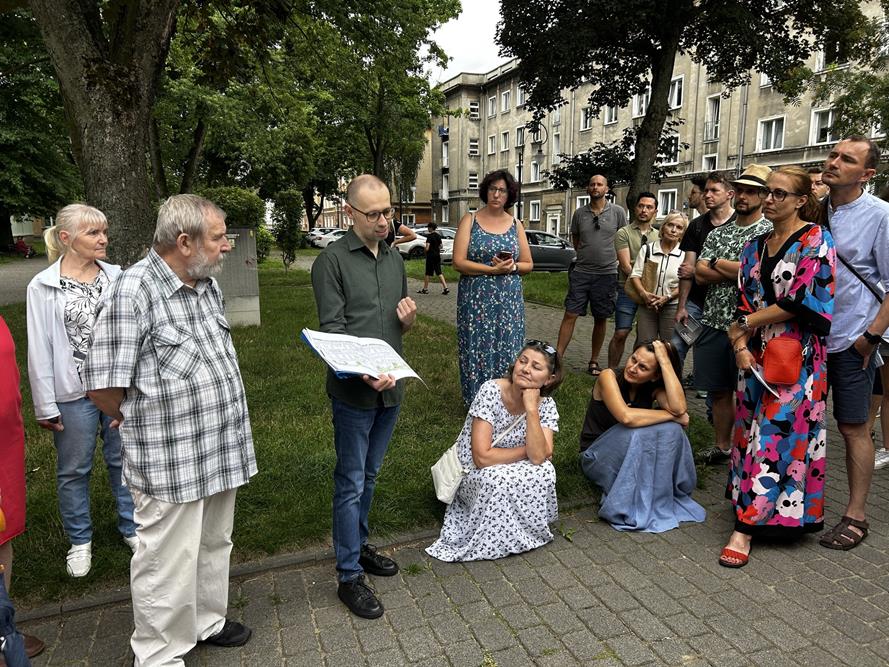 Spacer architektoniczny - Unikatowe osiedle A / fot. Gabriela Oleksy, Piotr Podsiadły, Muzeum Miejskie w Tychach