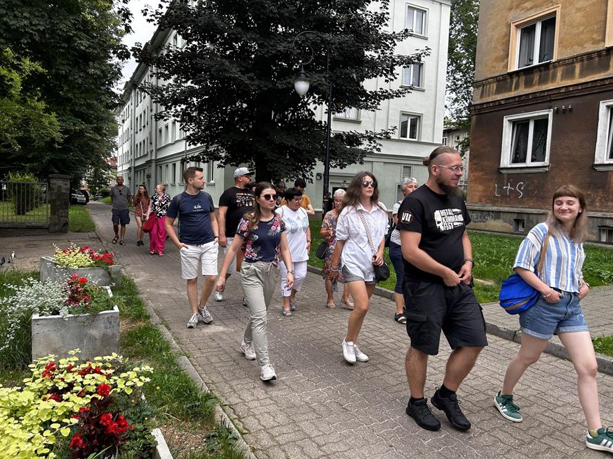 Spacer architektoniczny - Unikatowe osiedle A / fot. Gabriela Oleksy, Piotr Podsiadły, Muzeum Miejskie w Tychach