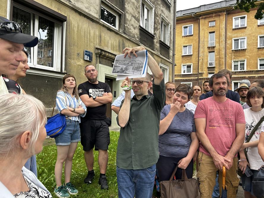 Spacer architektoniczny - Unikatowe osiedle A / fot. Gabriela Oleksy, Piotr Podsiadły, Muzeum Miejskie w Tychach