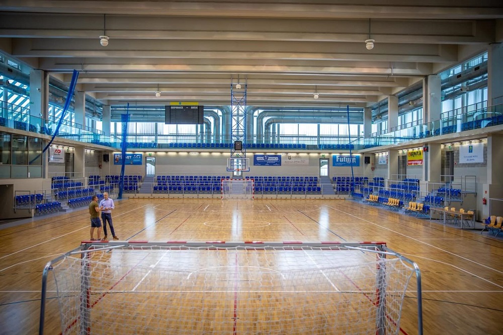 Tyska hala sportowa po remoncie – nowa nawierzchnia już czeka na sportowców