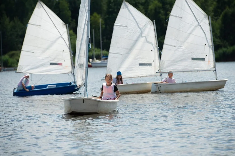 Żeglarstwo dla dzieci w Tychach – bezpłatne zajęcia w nowej przystani 17 sierpnia