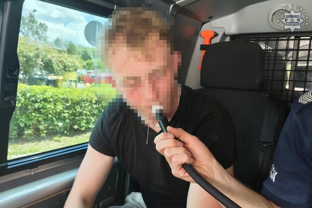 Policjant w czasie wolnym zatrzymał pijanego kierowcę