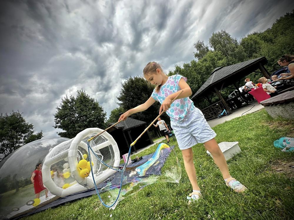 Książki na trawie i uśmiech na twarzy, czyli Niedzielny Poranek na Górce Słupeckiej