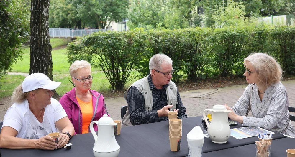 Pierwsza „Kawa z Prezydentem” w Parku Wolności – otwarte spotkanie z mieszkańcami