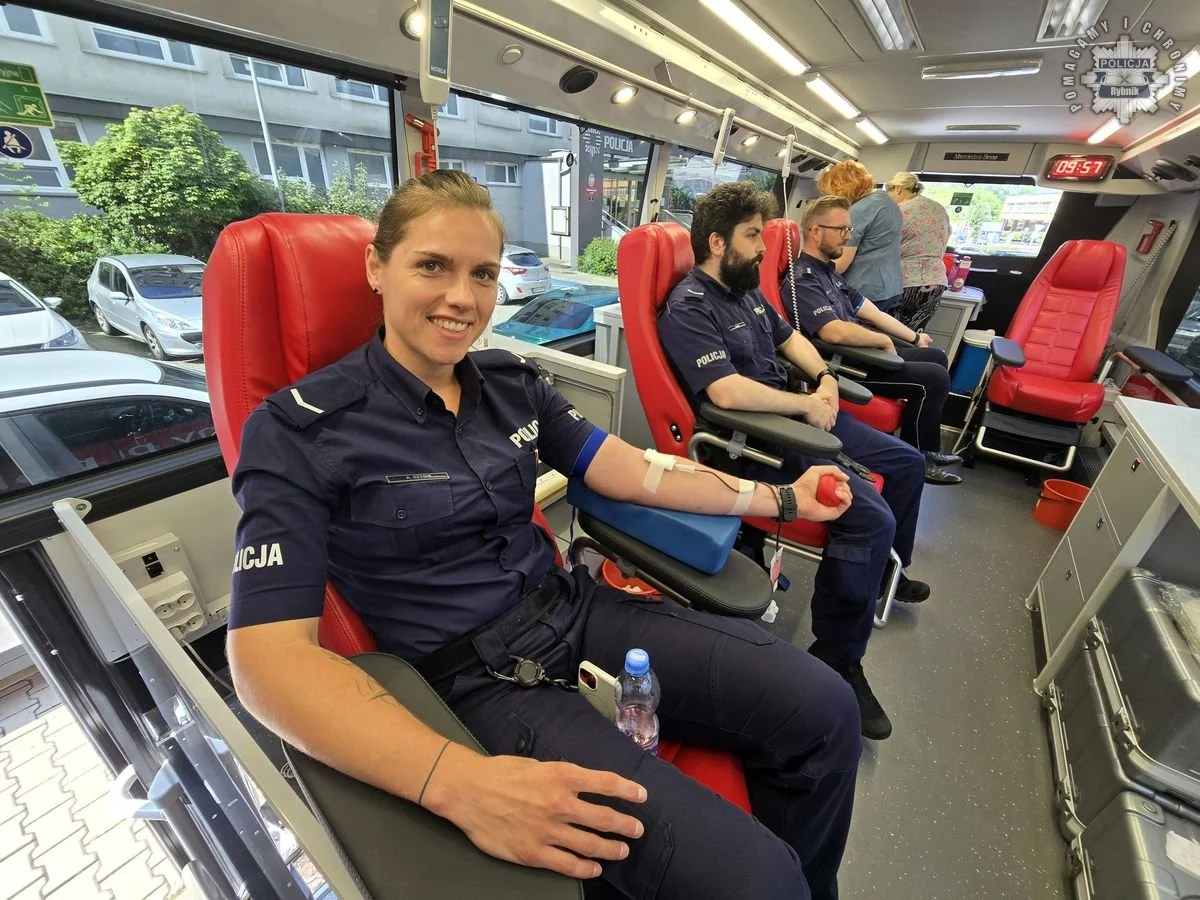 Policjanci i mieszkańcy Rybnika oddali krew w akcji honorowego krwiodawstwa