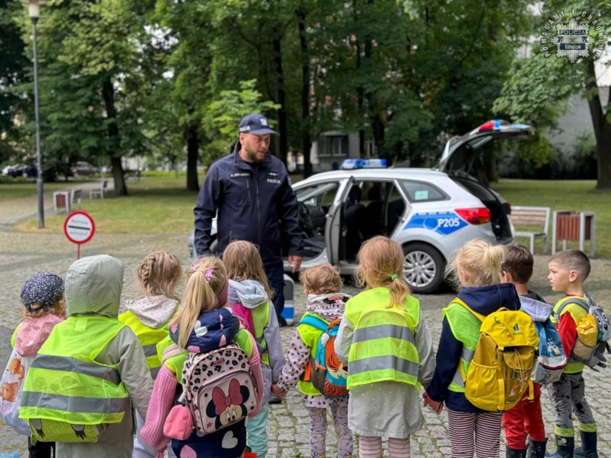 Bezpieczne wakacje z gliwicką Policją – plenerowe spotkanie z najmłodszymi