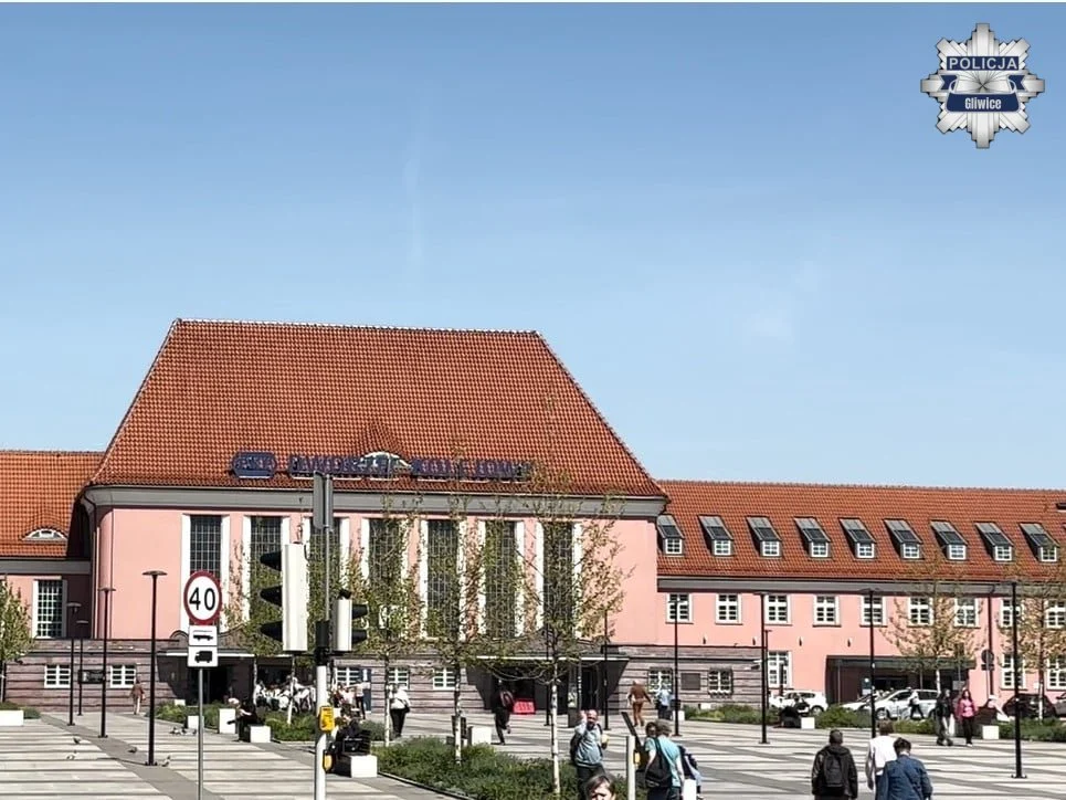 Sześcioletnie dziecko odjechało pociągiem bez ojca. Reakcja pasażerów była kluczowa