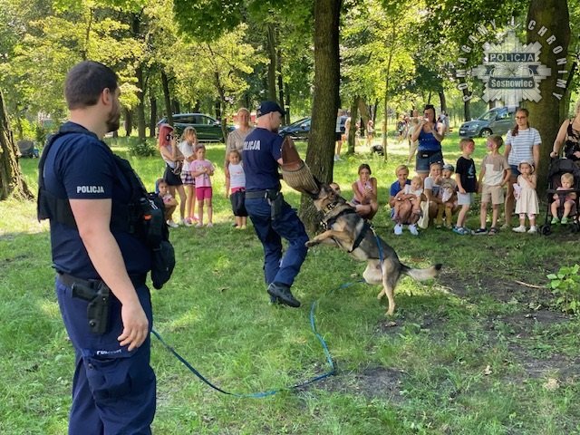 Sosnowieccy mundurowi wzięli udział w inicjatywie „Mopsikobus”
