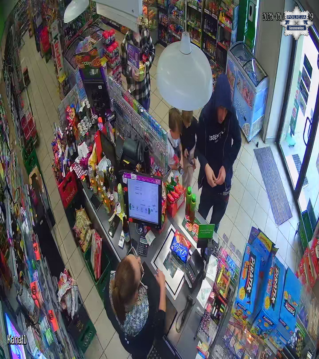 Policja szuka sprawcy kradzieży portfela w Sosnowcu – rozpoznajesz tego mężczyznę?