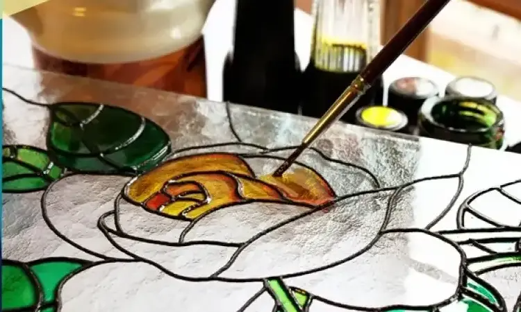 Warsztaty malowania na szkle w Sosnowcu. Zajęcia z artystkami już 26 sierpnia