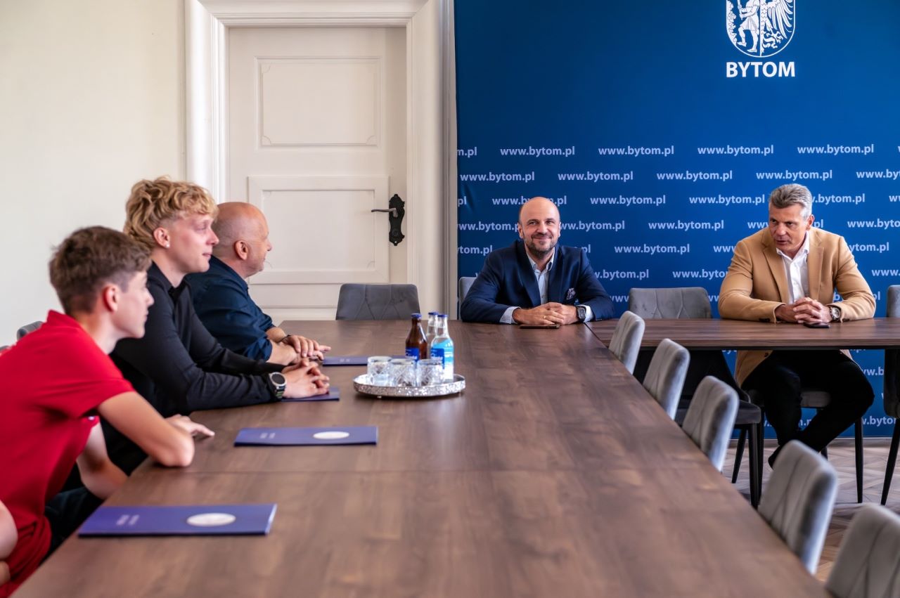 Złoci piłkarze wodni z Bytomia. Prezydent pogratulował naszym waterpolistom