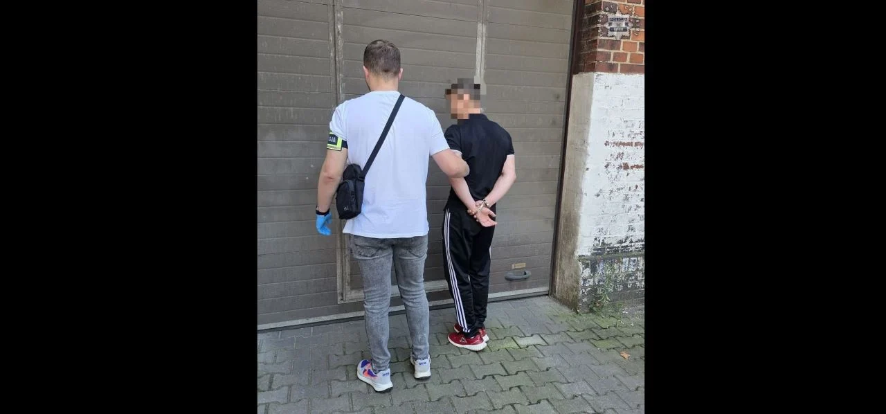 24-latek kradł markową odzież i miał narkotyki – grozi mu 5 lat więzienia