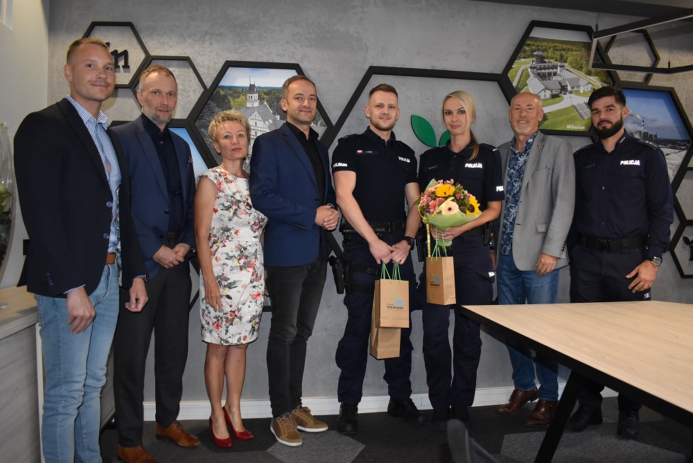 Bohaterska interwencja mikołowskich policjantów – uratowali sześcioletniego chłopca