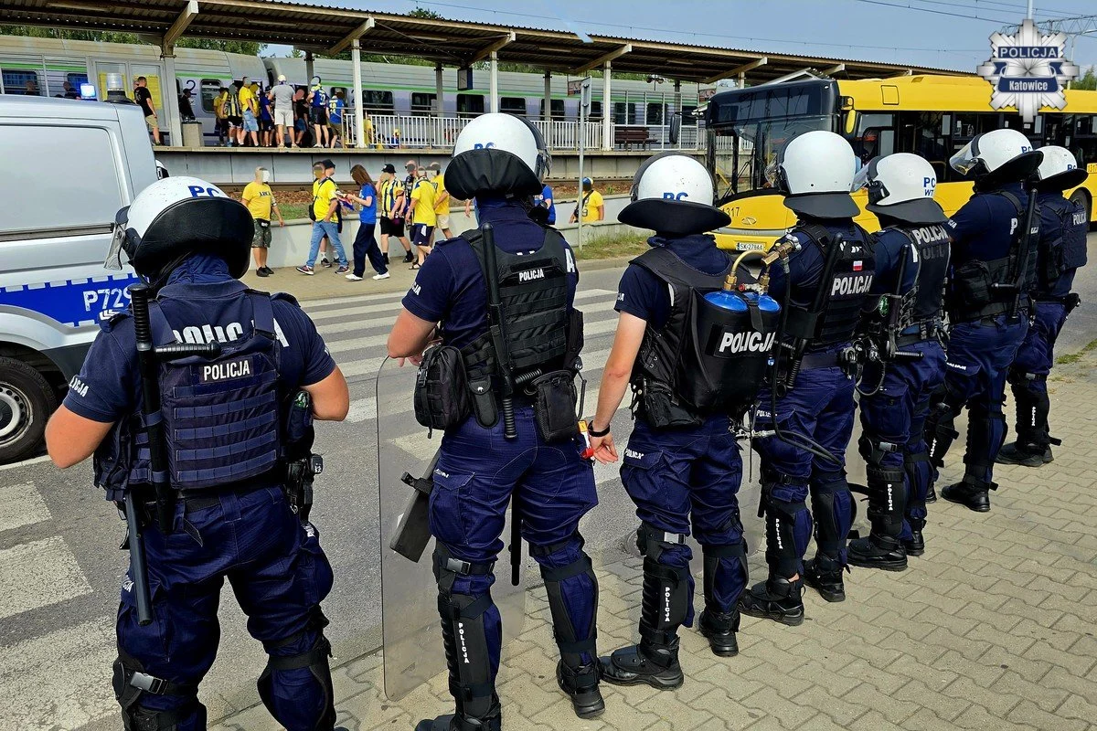 Katowiccy policjanci zabezpieczali mecz podwyższonego ryzyka