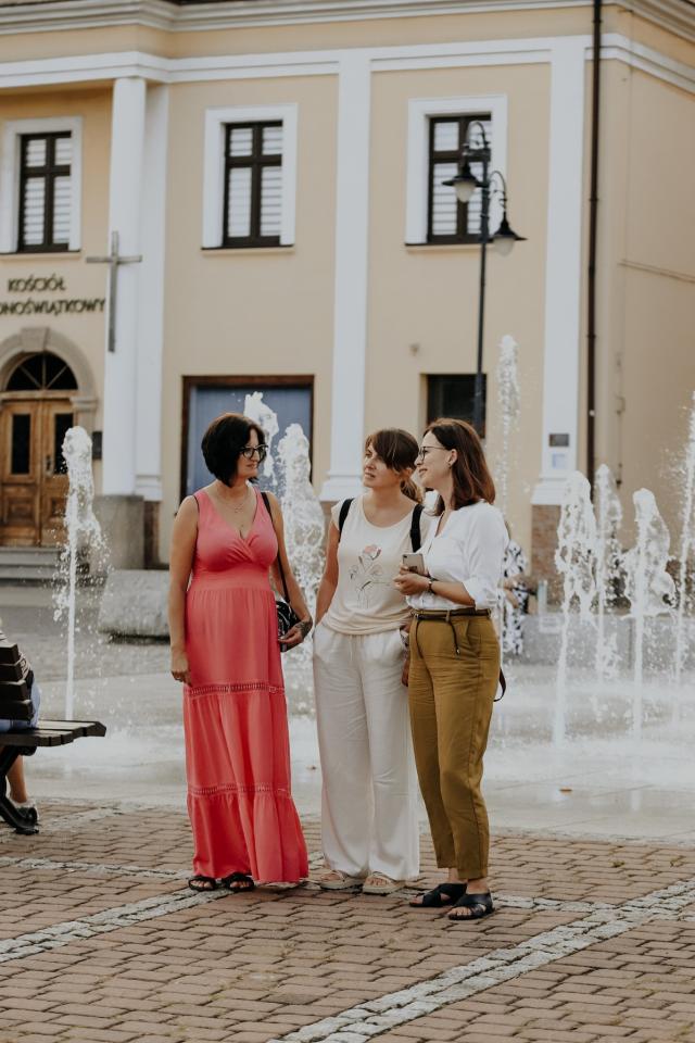 Czerwone Krzesło na Rynku 8