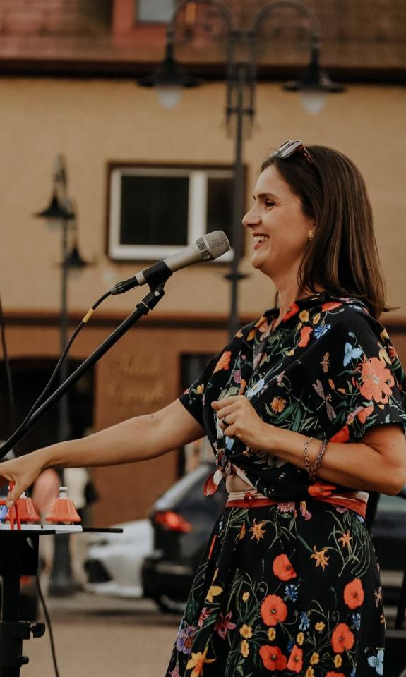 Czerwone Krzesło na Rynku 19