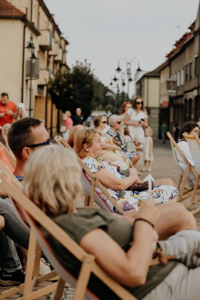 Czerwone Krzesło na Rynku 29