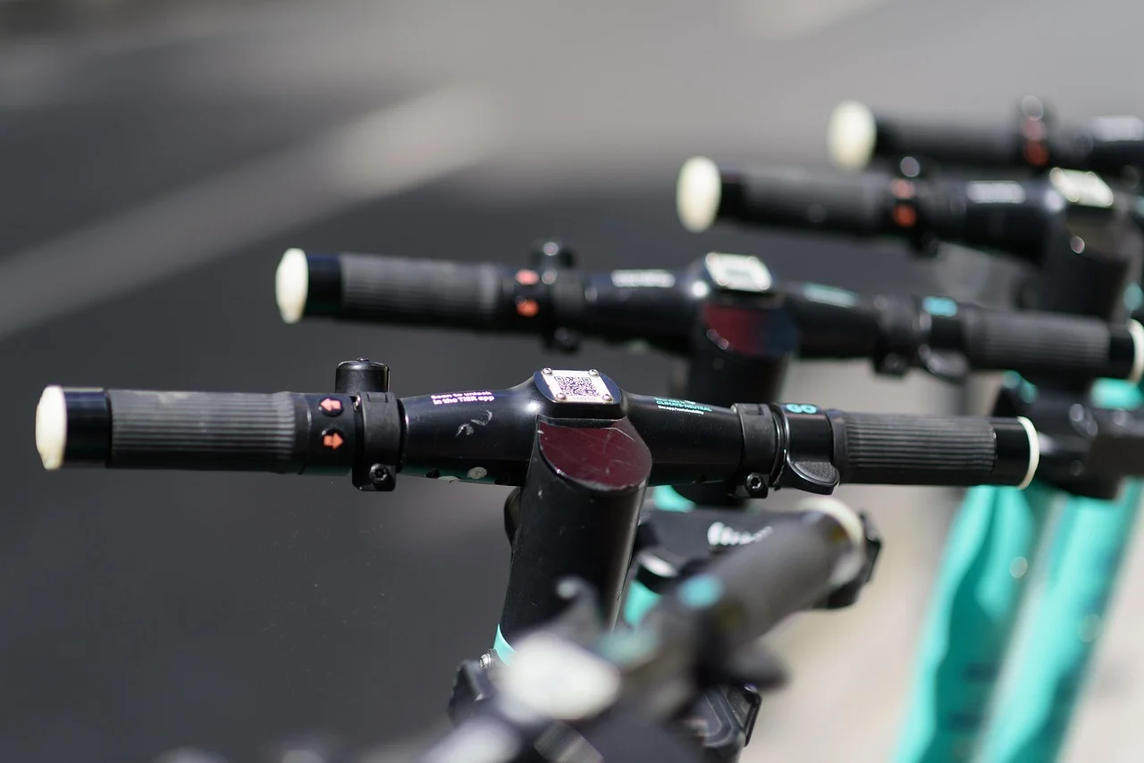 17-latek bez kasku, czterech pijanych cyklistów – policja reaguje na wypadki w Żorach