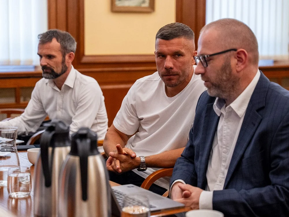 Prywatyzacja Górnika Zabrze przebiega zgodnie z planem. Podolski uczestniczył w rozmowach