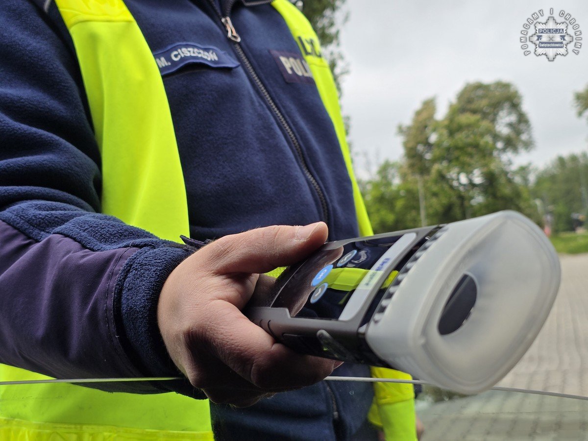 Nietrzeźwy rowerzysta i recydywista za kierownicą – obaj w rękach policji