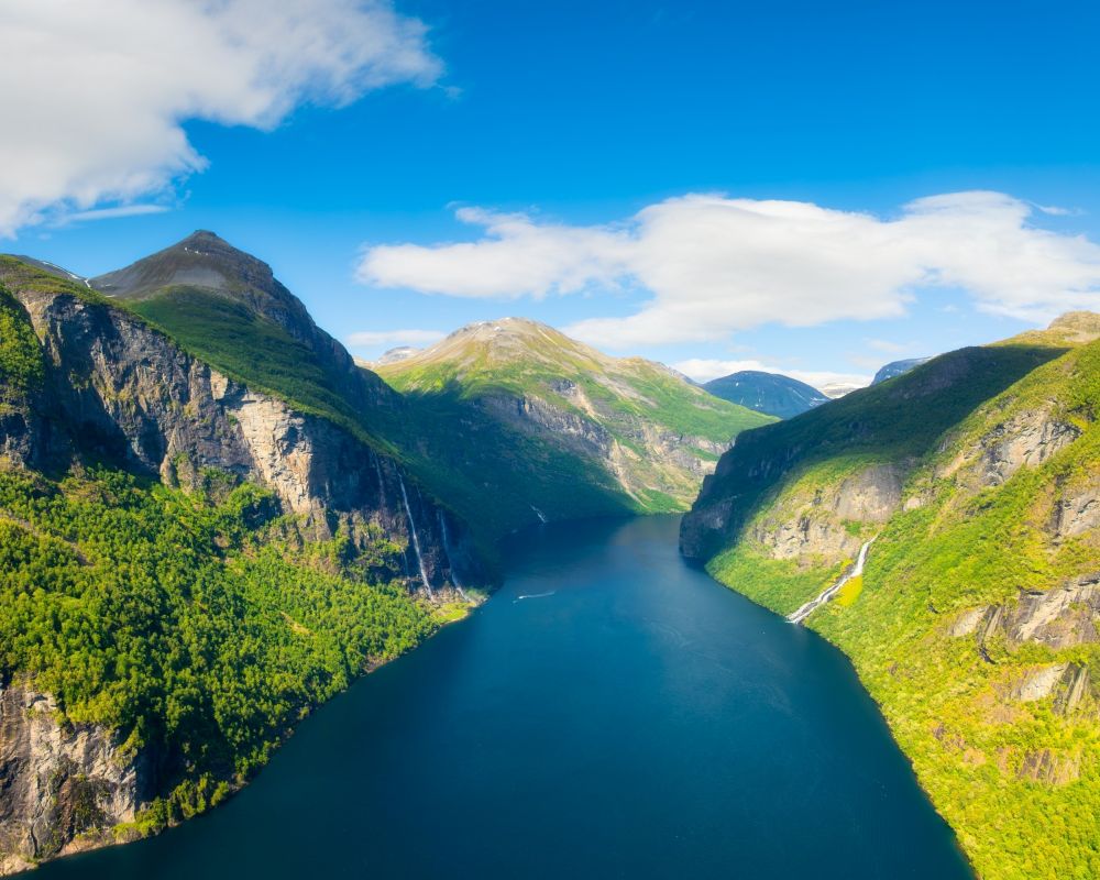 Miasta, które warto poznać – norweskie perły wśród fiordów i gór