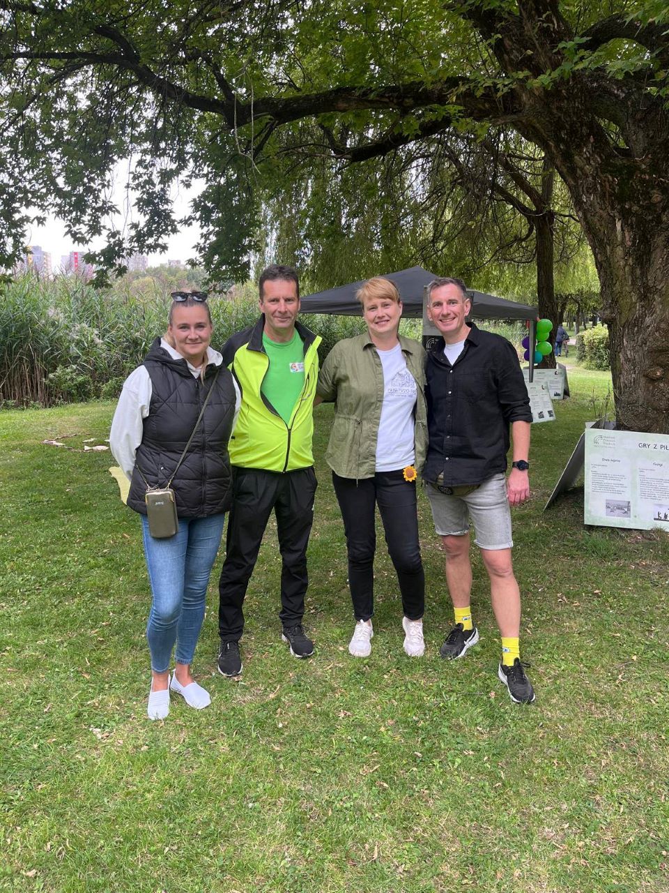 Śniadanie na trawie w Świętochłowicach w stylu retro. Tak bawili się mieszkańcy!