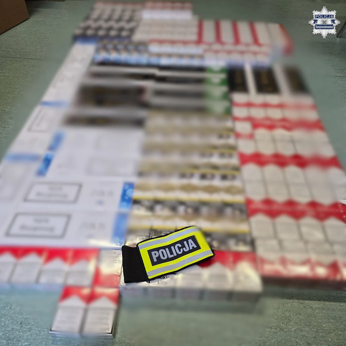 Policjanci ze Świętochłowic przechwycili blisko 12 tysięcy nielegalnych papierosów
