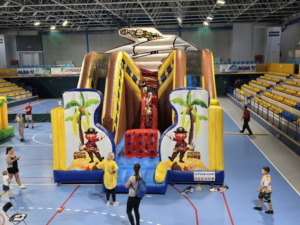 Darmowe dmuchańce w hali MORiS – dzieci przetestowały nowe atrakcje [ZDJĘCIA]