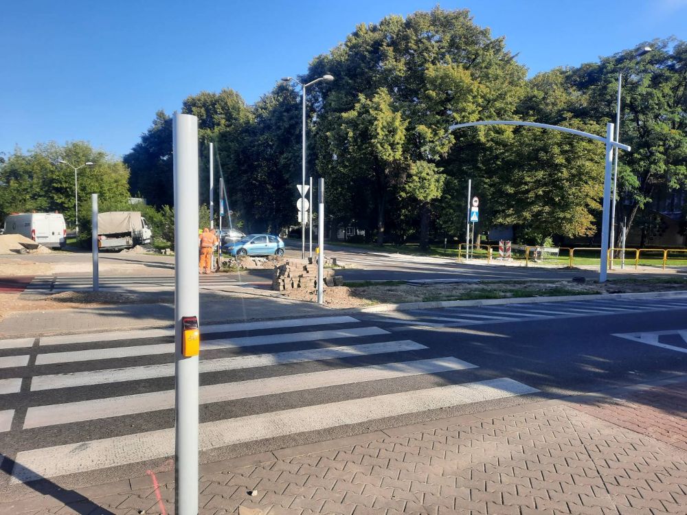 Nowa sygnalizacja świetlna powstaje na skrzyżowaniu przy ulicy Dąbrowskiego