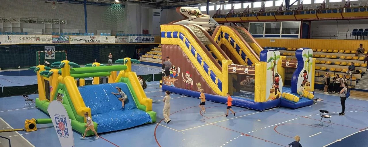 Dzień dmuchańców w hali MORiS Chorzów – darmowa zabawa dla dzieci już 21 sierpnia!