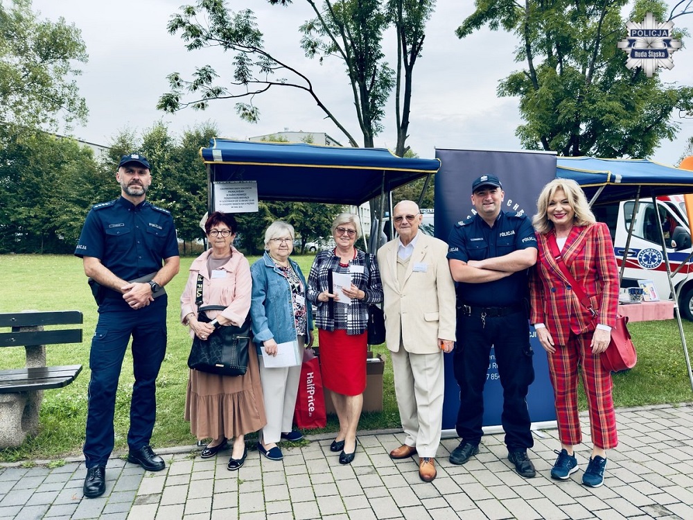 Karta, która może uratować życie – w Rudzie Śląskiej ruszyła akcja "Bezpieczny Senior"